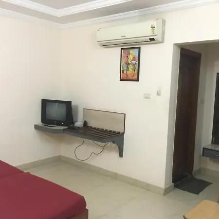 Hotel Iroomz Amrutha Residency 3*