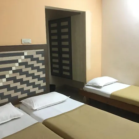 Hotel Iroomz Amrutha Residency 3*