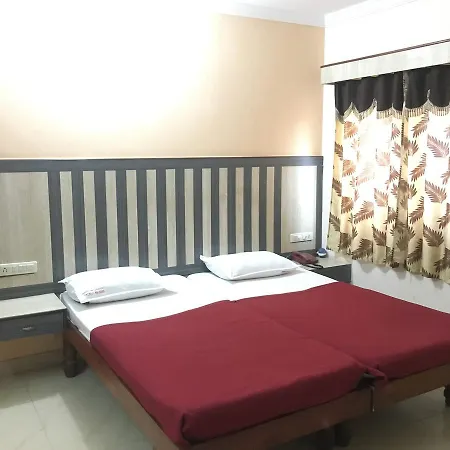 Hotel Iroomz Amrutha Residency 3*