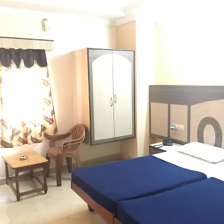 Hotel Iroomz Amrutha Residency 3*
