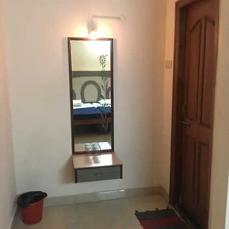 Hotel Iroomz Amrutha Residency 3*