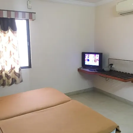 Hotel Iroomz Amrutha Residency 3*