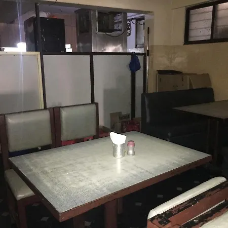 Hotel Iroomz Amrutha Residency 3*